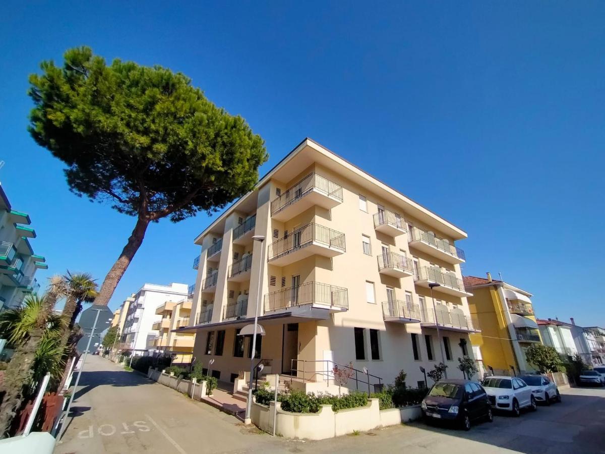 Ben Hur Torre Pedrera ريميني المظهر الخارجي الصورة